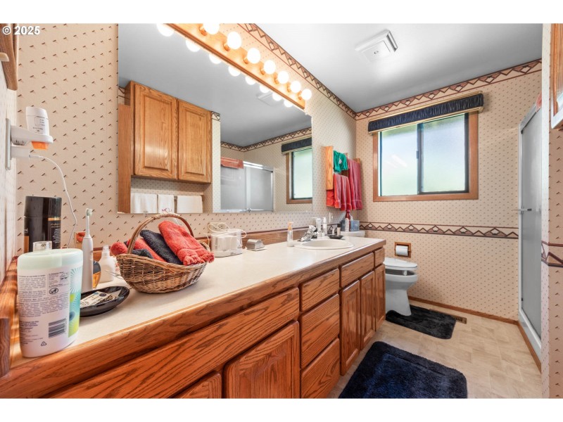 Bathroom, Attached