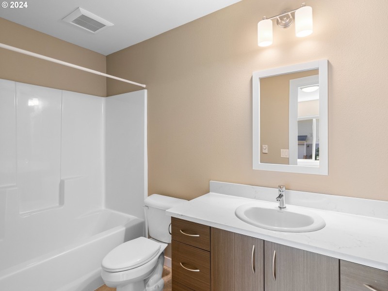 Bathroom, Attached