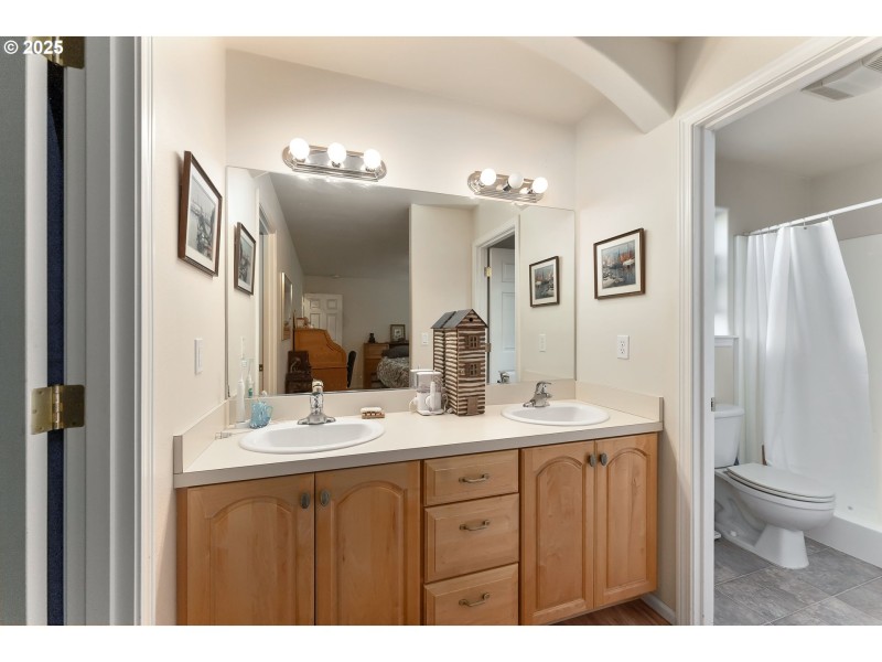 Bathroom, Attached