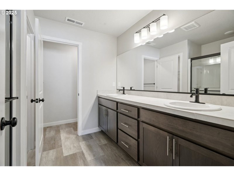 Bathroom, Attached