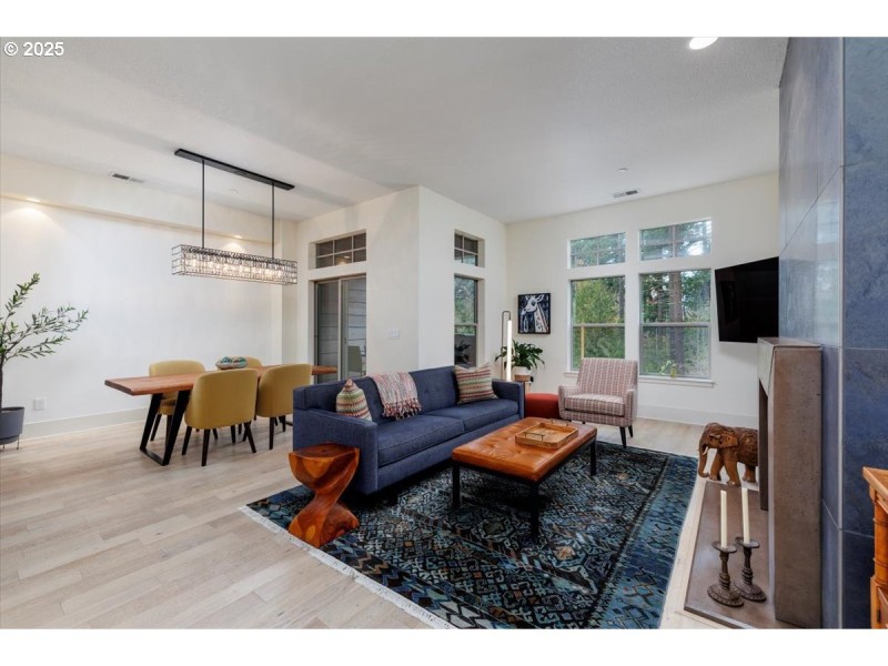 Living Room/Dining Room