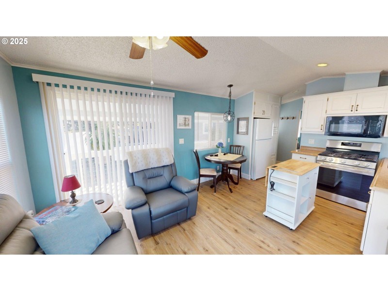 Living Room/Dining Room
