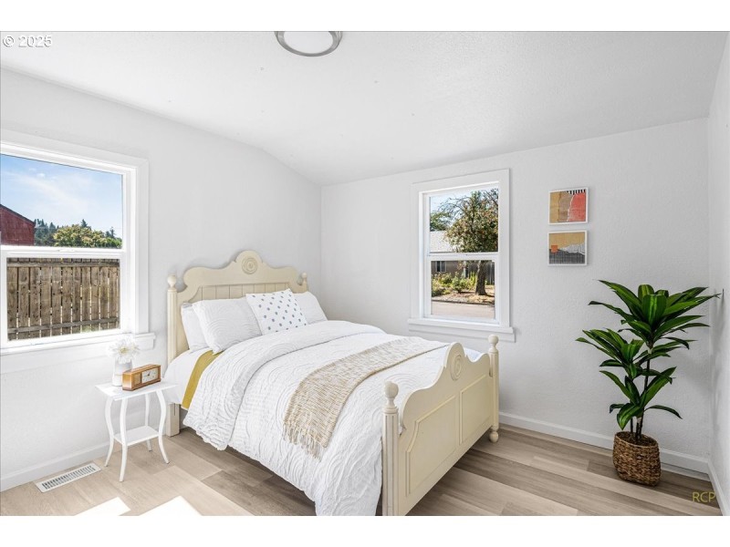 Bedroom, Primary