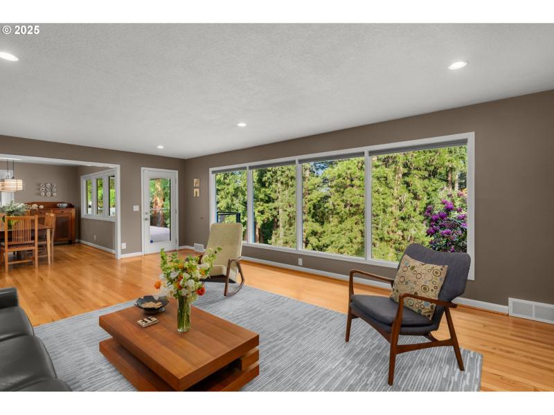 Living Room/Dining Room