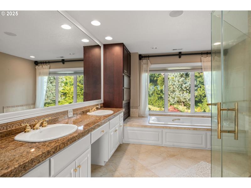 Owner's Suite Bathroom