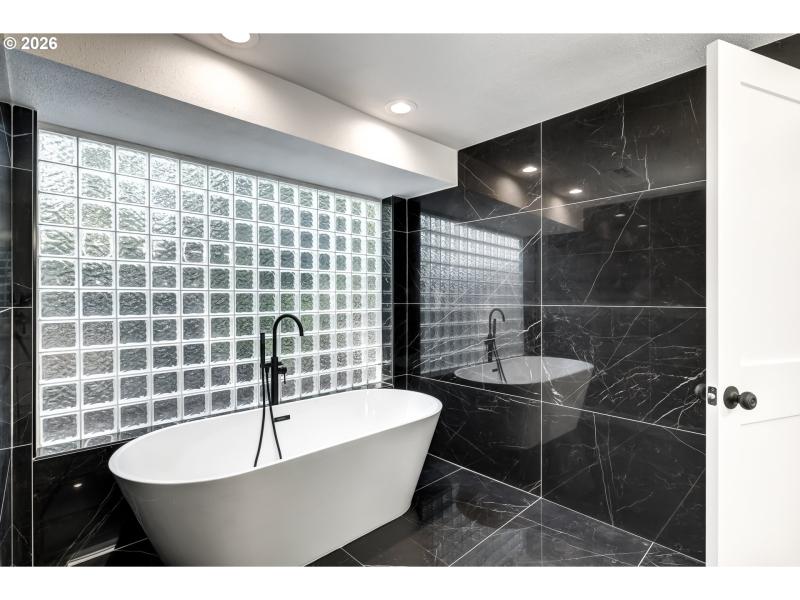 Owner's Suite Bathroom