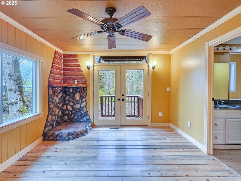 Bedroom, Primary