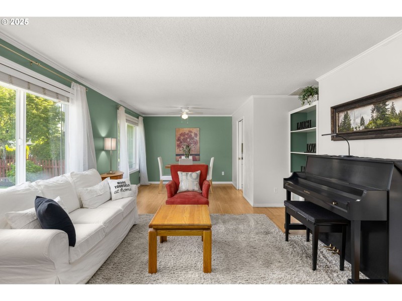 Living Room/Dining Room