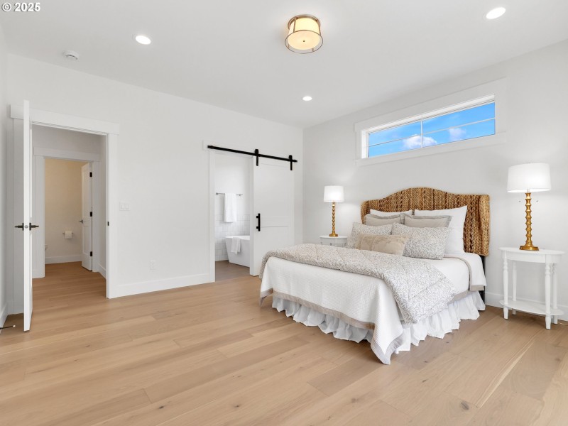 Bedroom, Primary