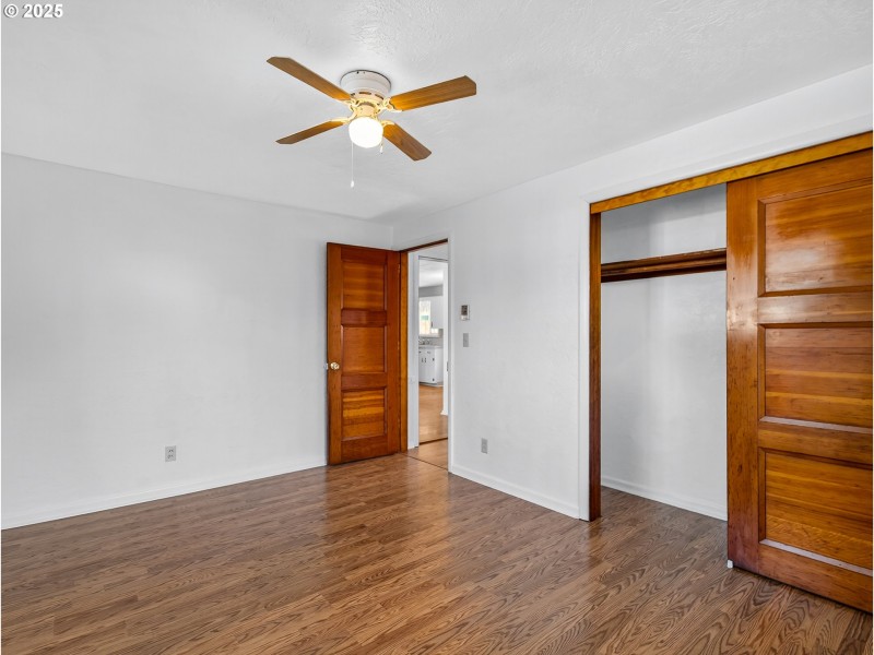 Bedroom, Primary