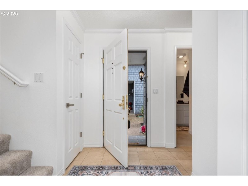 Entrance/Foyer