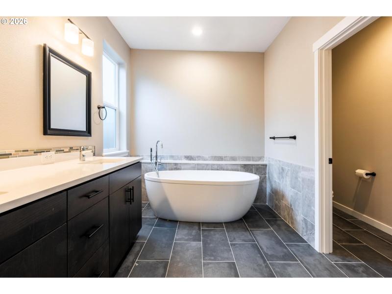 Owner's Suite Bathroom