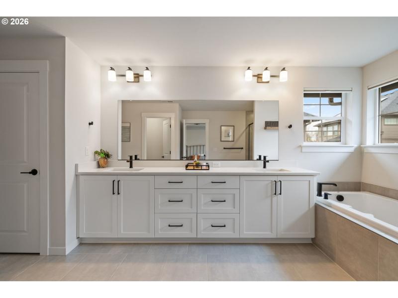 Owner's Suite Bathroom