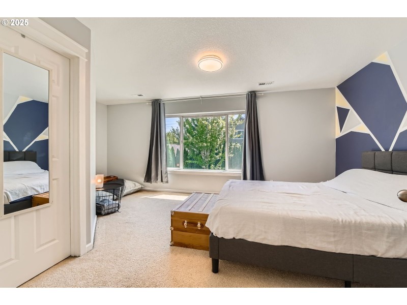 Bedroom, Primary