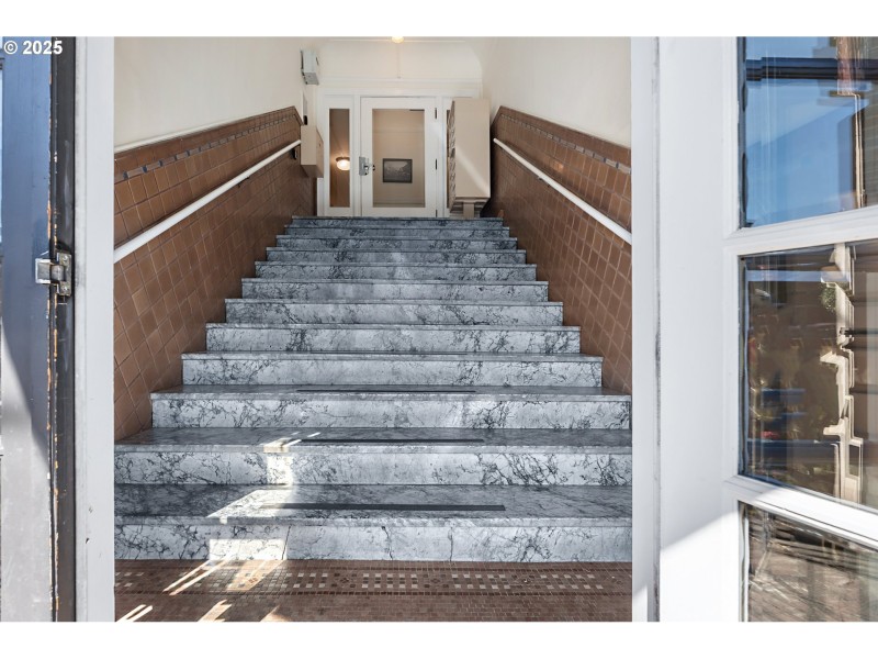 Entrance/Foyer