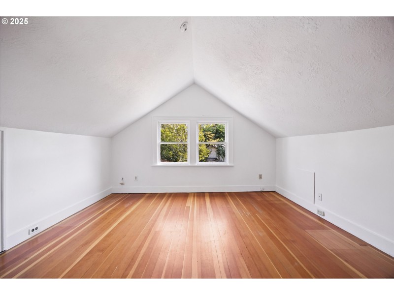 Bedroom, Primary