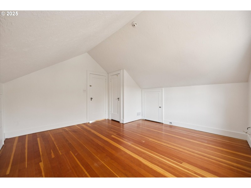 Bedroom, Primary