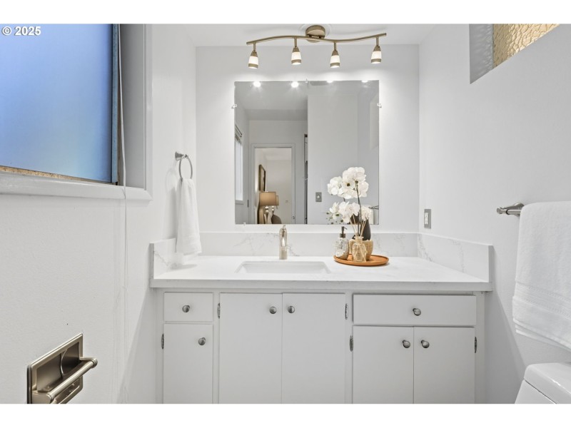 Bathroom, Attached