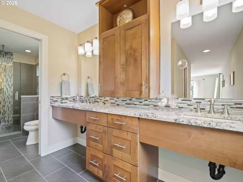 Owner's Suite Bathroom