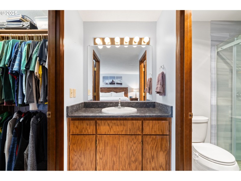 Bathroom, Attached