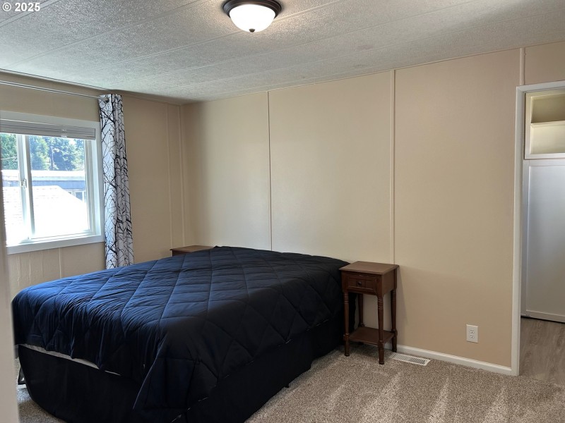 Bedroom, Primary