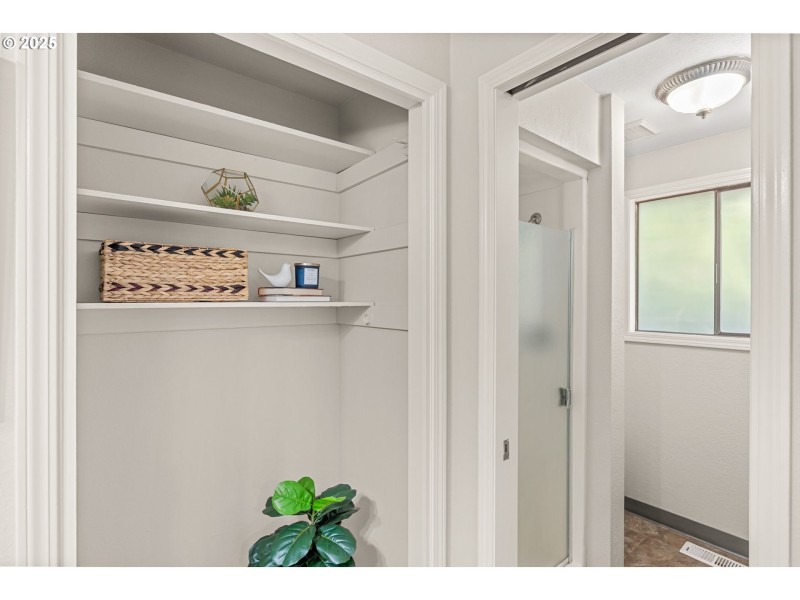 Bedroom, Owner's Suite