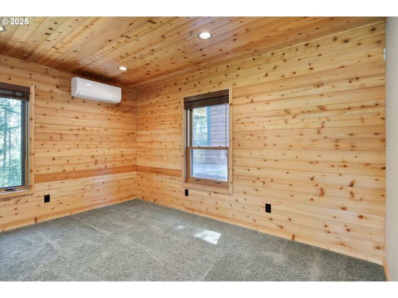 Bedroom, Primary