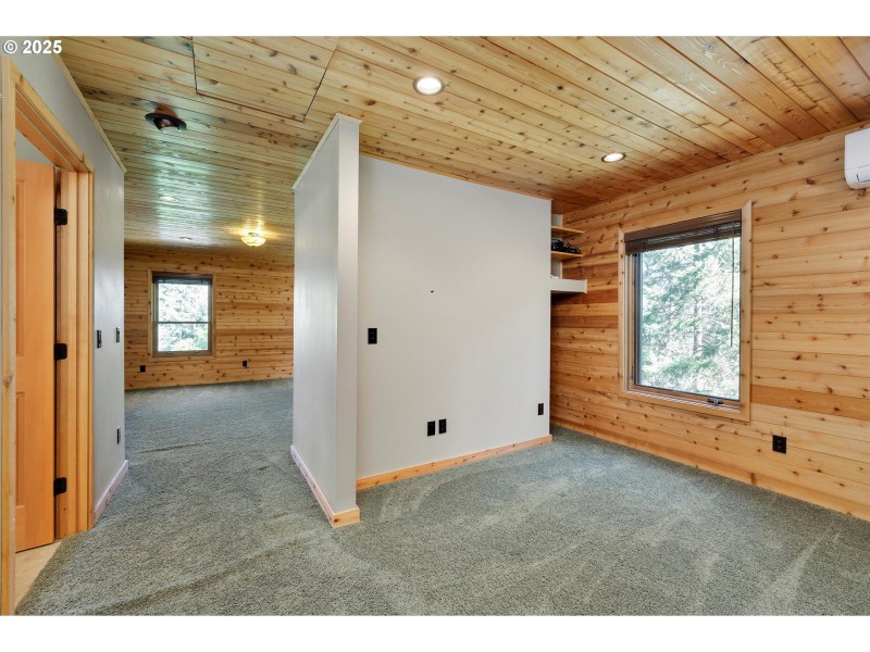Bedroom, Primary