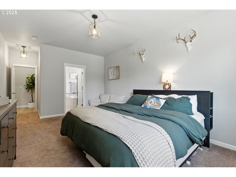 Bedroom, Owner's Suite