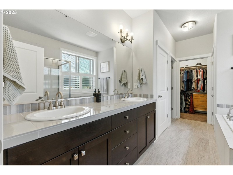 Bedroom, Owner's Suite