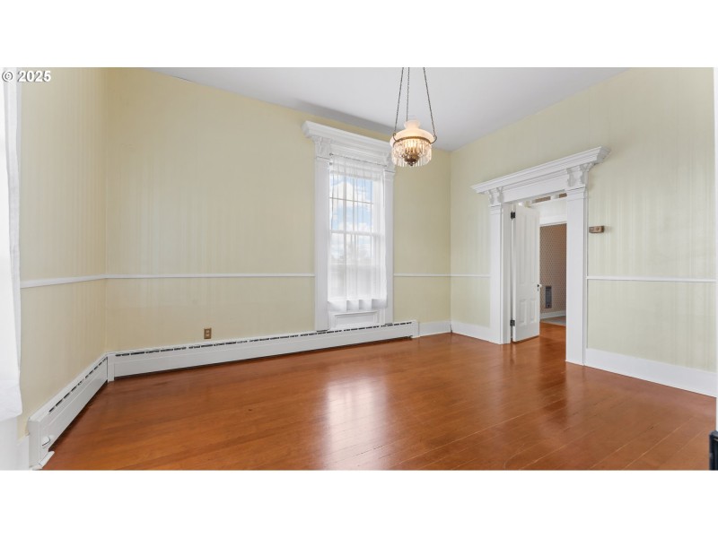 Bedroom, Primary