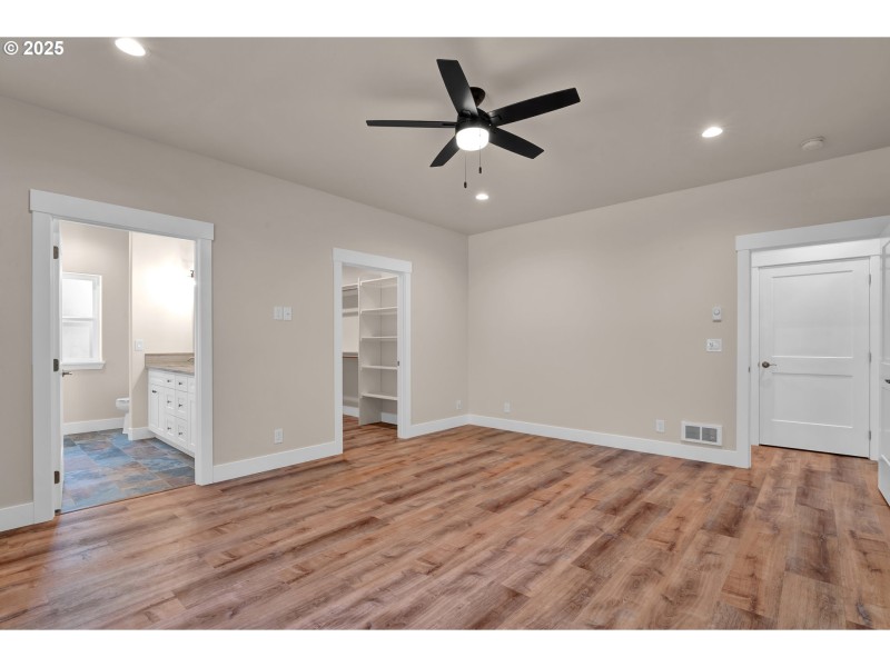 Bedroom, Primary