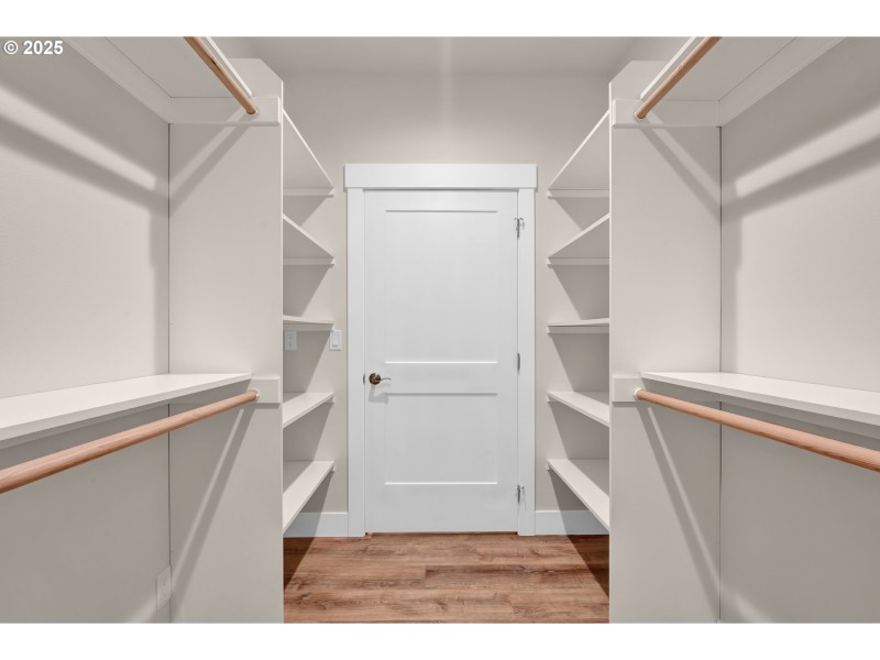 Bedroom, Primary