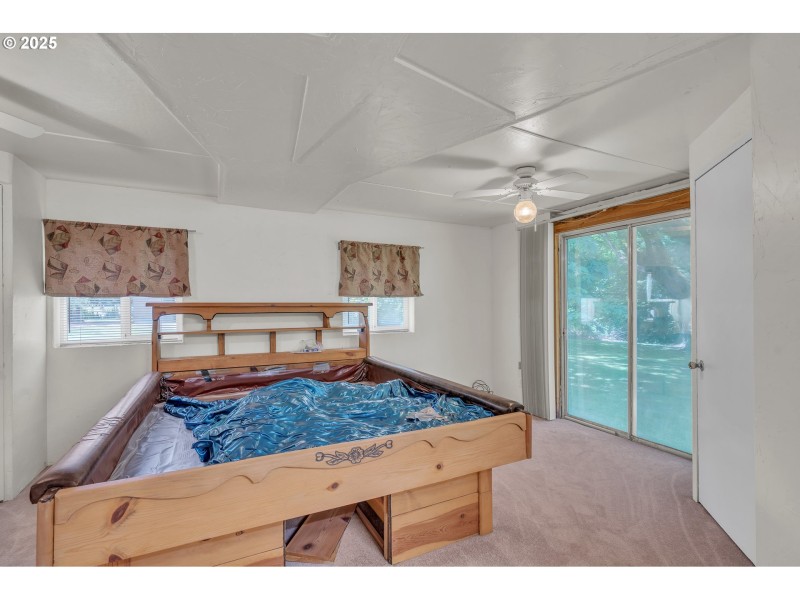 Bedroom, Primary