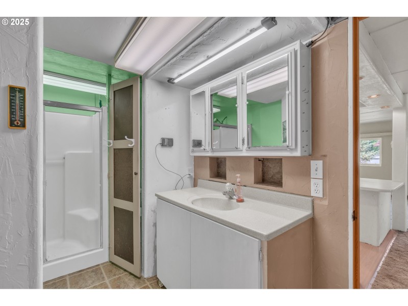 Bathroom, Attached