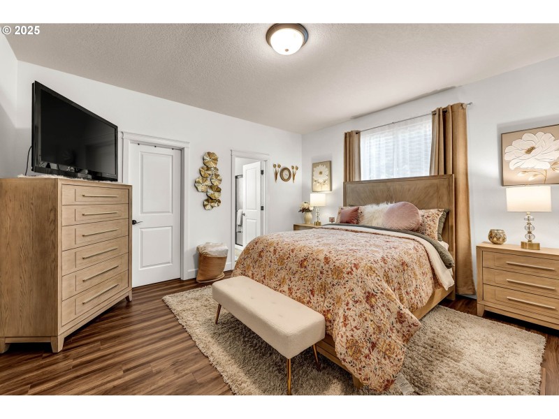 Bedroom, Primary