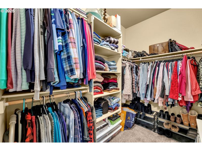 Bedroom, Primary