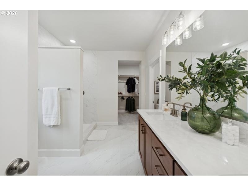 Bedroom, Owner's Suite