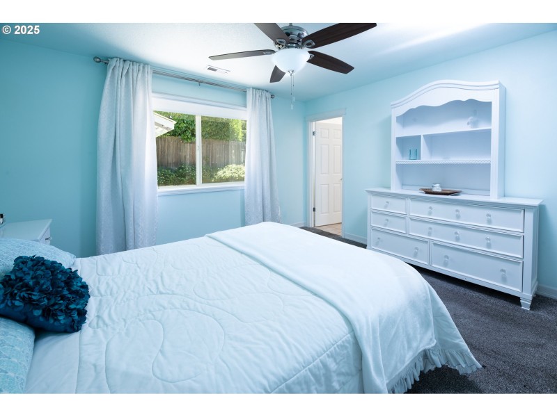 Bedroom, Primary