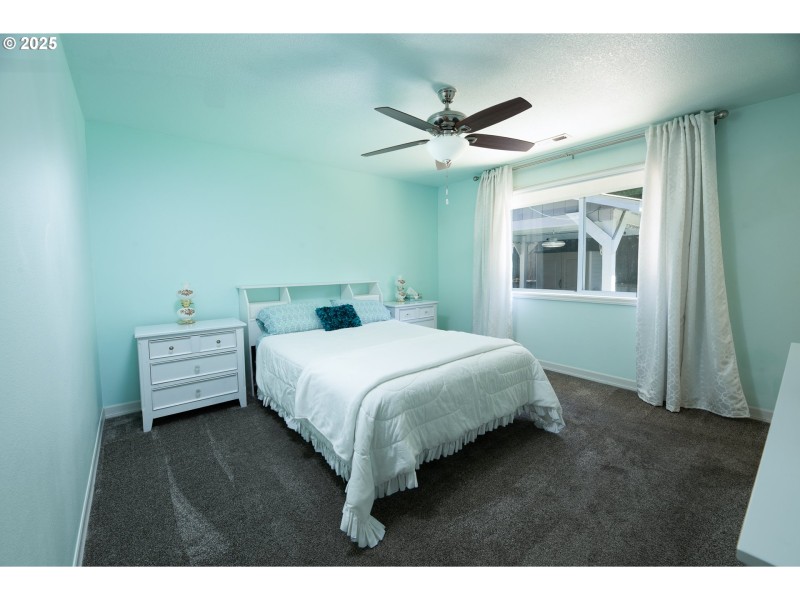 Bedroom, Primary