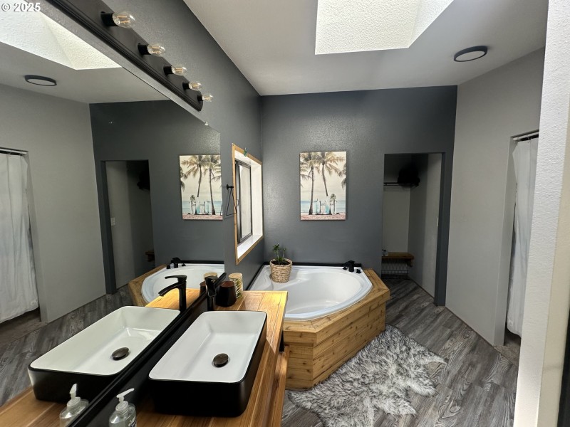Owner's Suite Bathroom