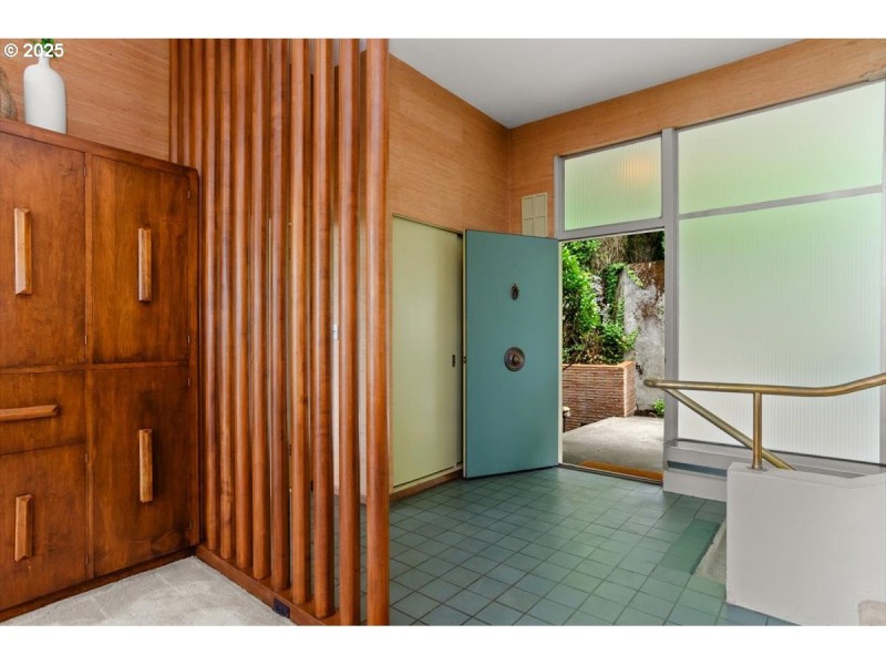 Entrance/Foyer