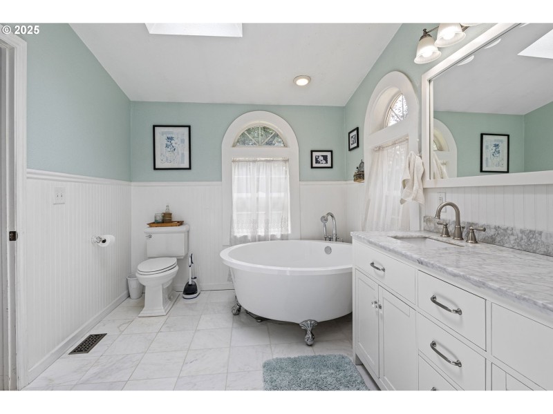 Owner's Suite Bathroom
