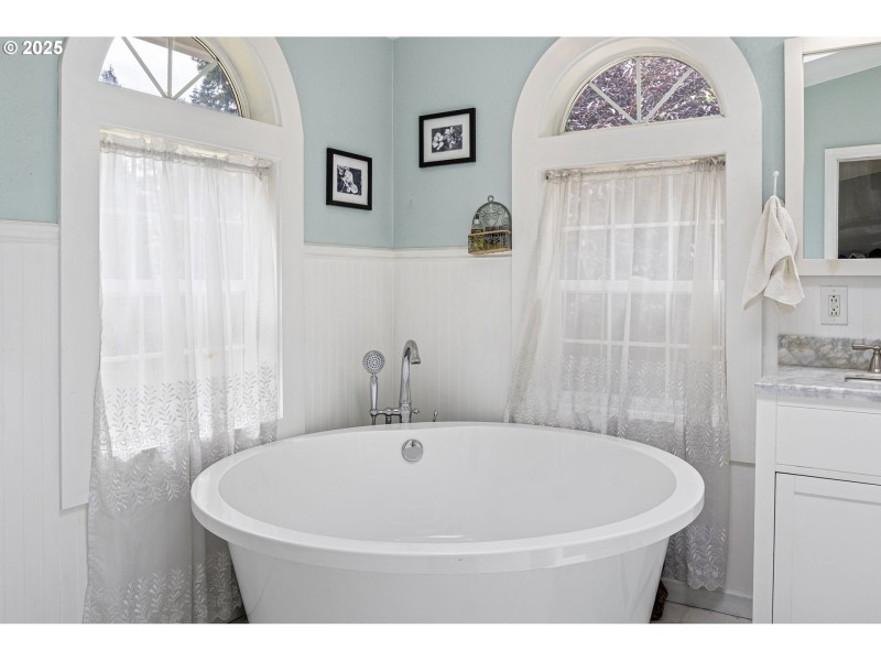 Owner's Suite Bathroom
