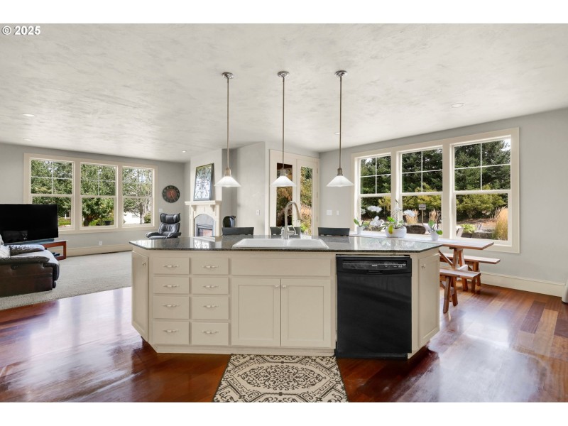 Kitchen/Family Room