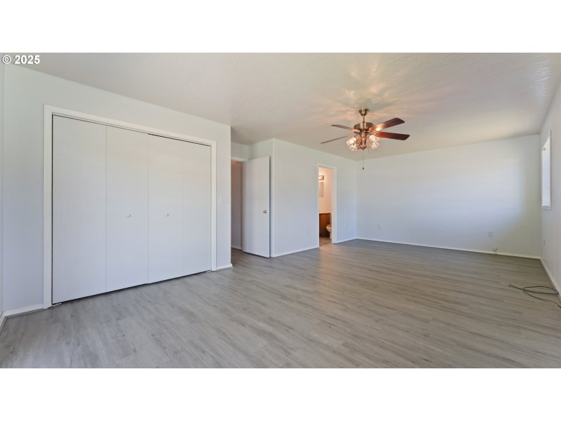 Bedroom, Primary