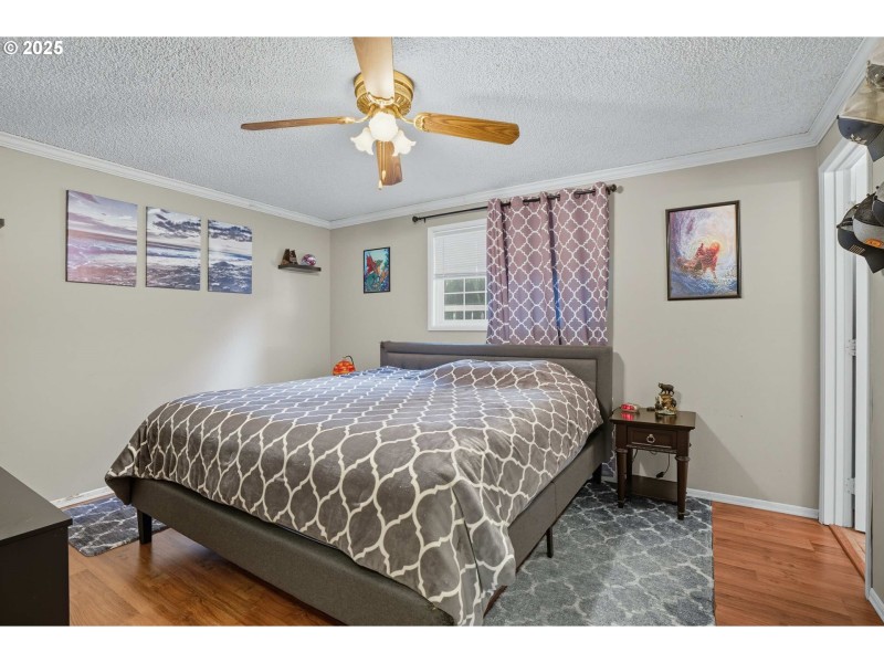 Bedroom, Primary
