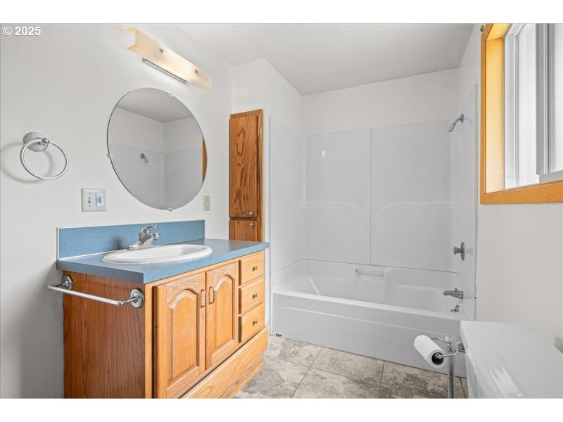 Bathroom, Attached