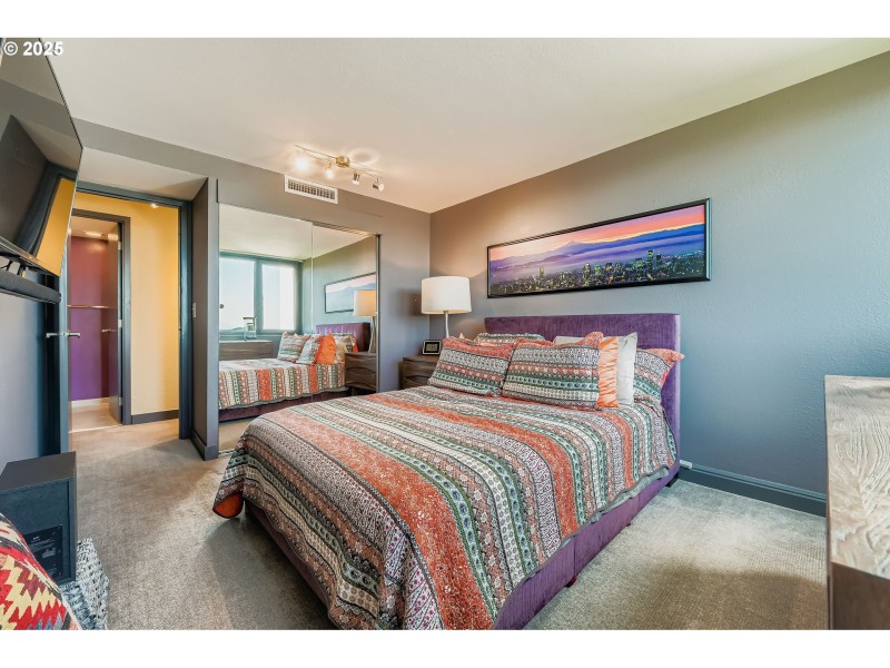 Bedroom, Primary