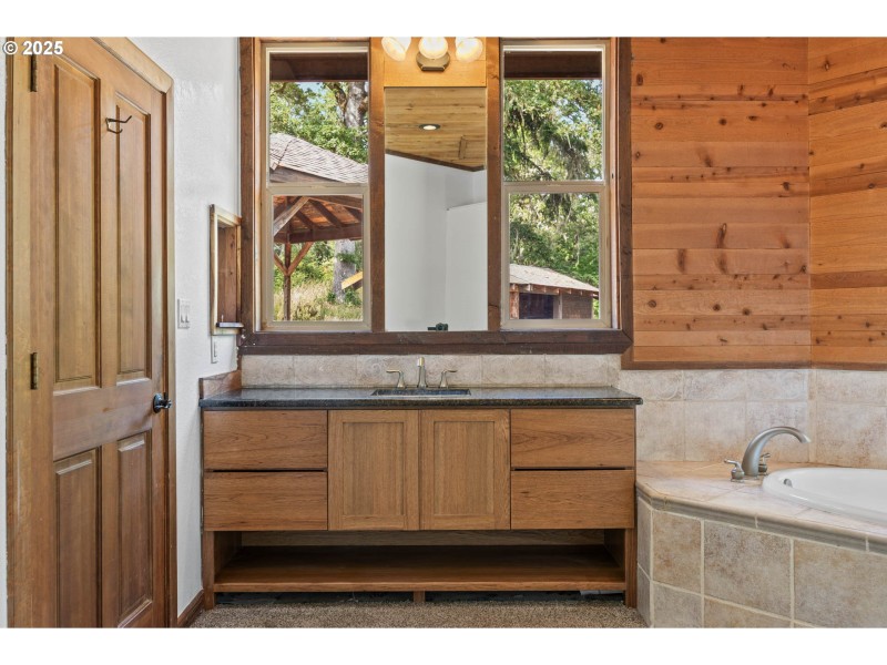 Bathroom, Attached